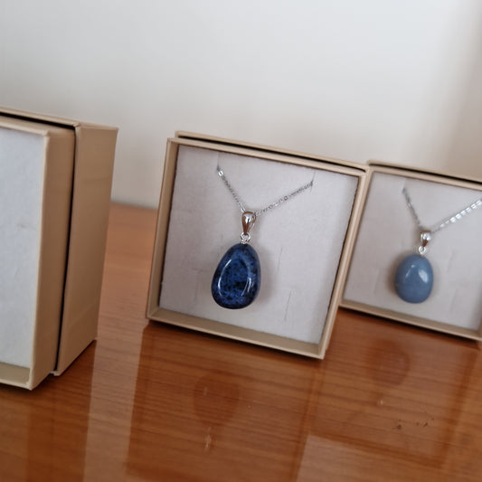 Ciondolo burattato Dumortierite pietra naturale