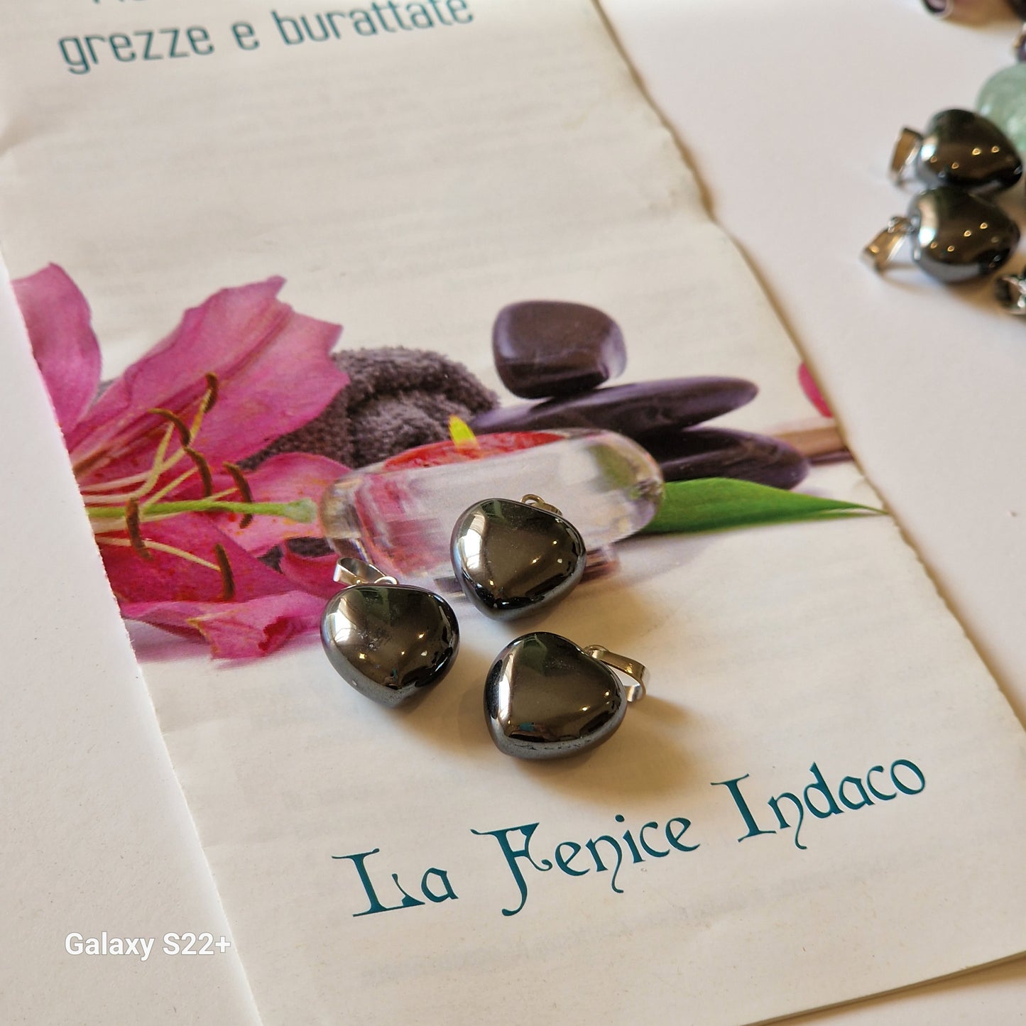 Ciondolo cuoricino ematite pietra naturale con catenina