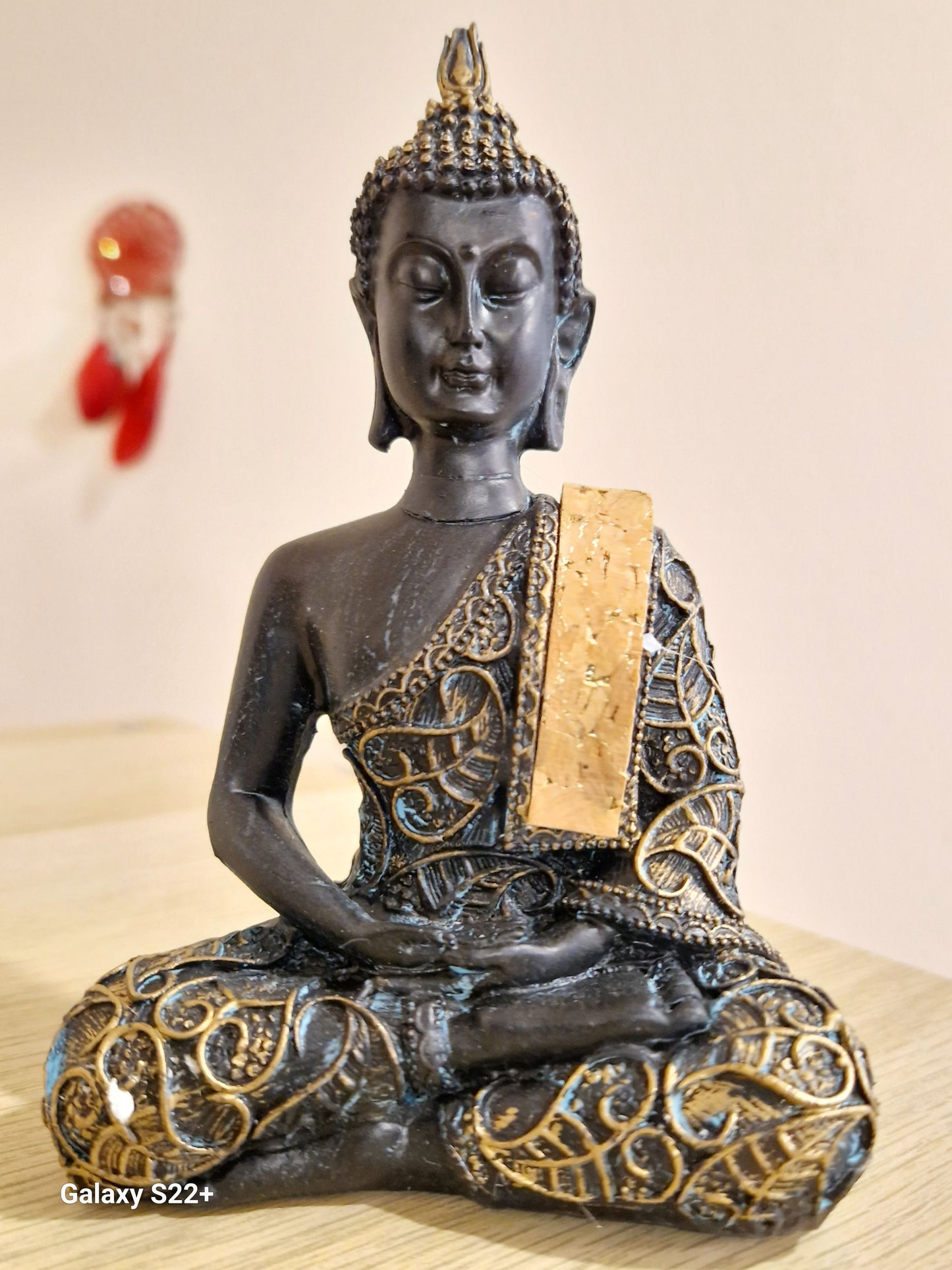 Statua Buddha della Thailandia in meditazione