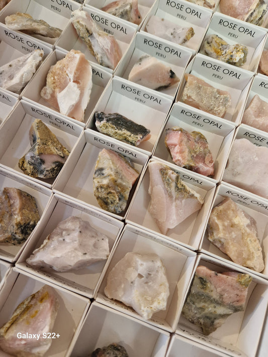 Opale rosa grezzo pietra naturale