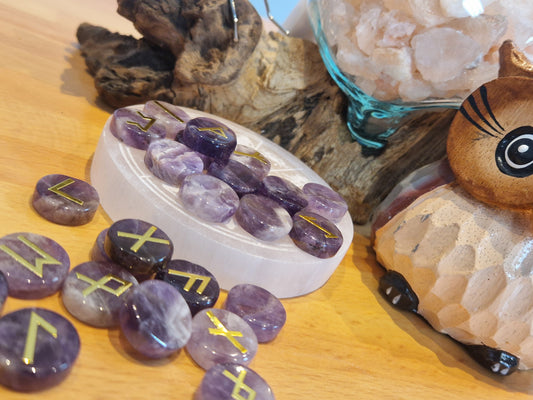 Rune celtiche in ametista pietra naturale
