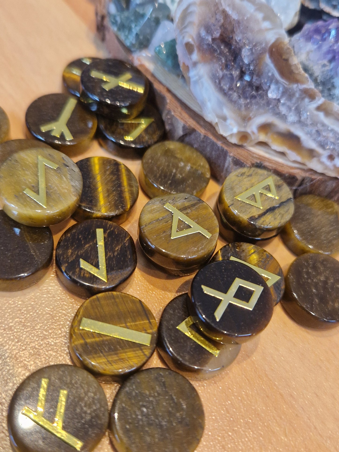 Rune celtiche in pietra naturale