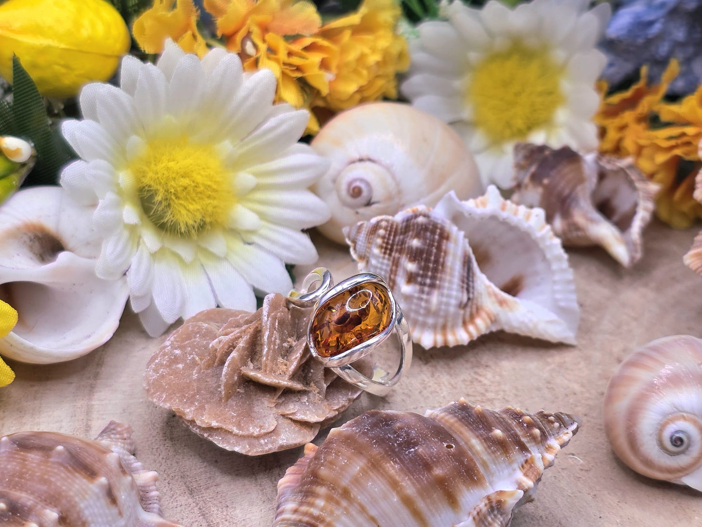 Anello in Ambra naturale e argento dettaglio