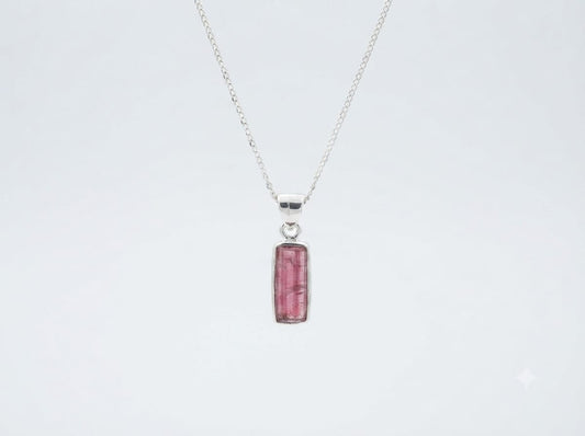 Ciondolo Tormalina rosa naturale e argento dettaglio