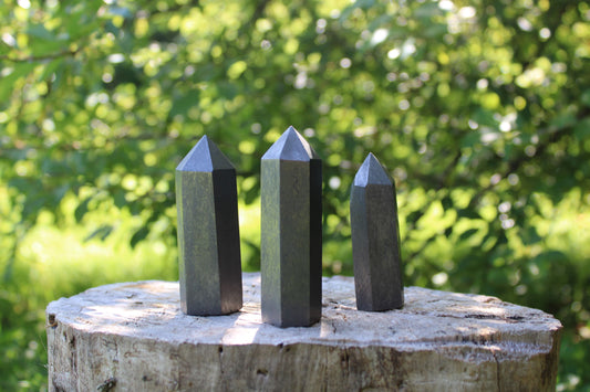 Torre shungite 8/10 cm pietra naturale