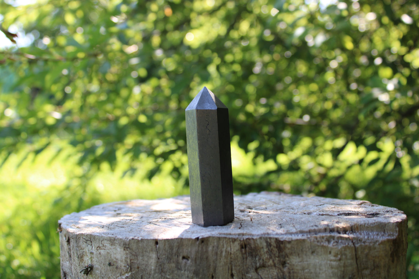 Torre shungite 8/10 cm pietra naturale