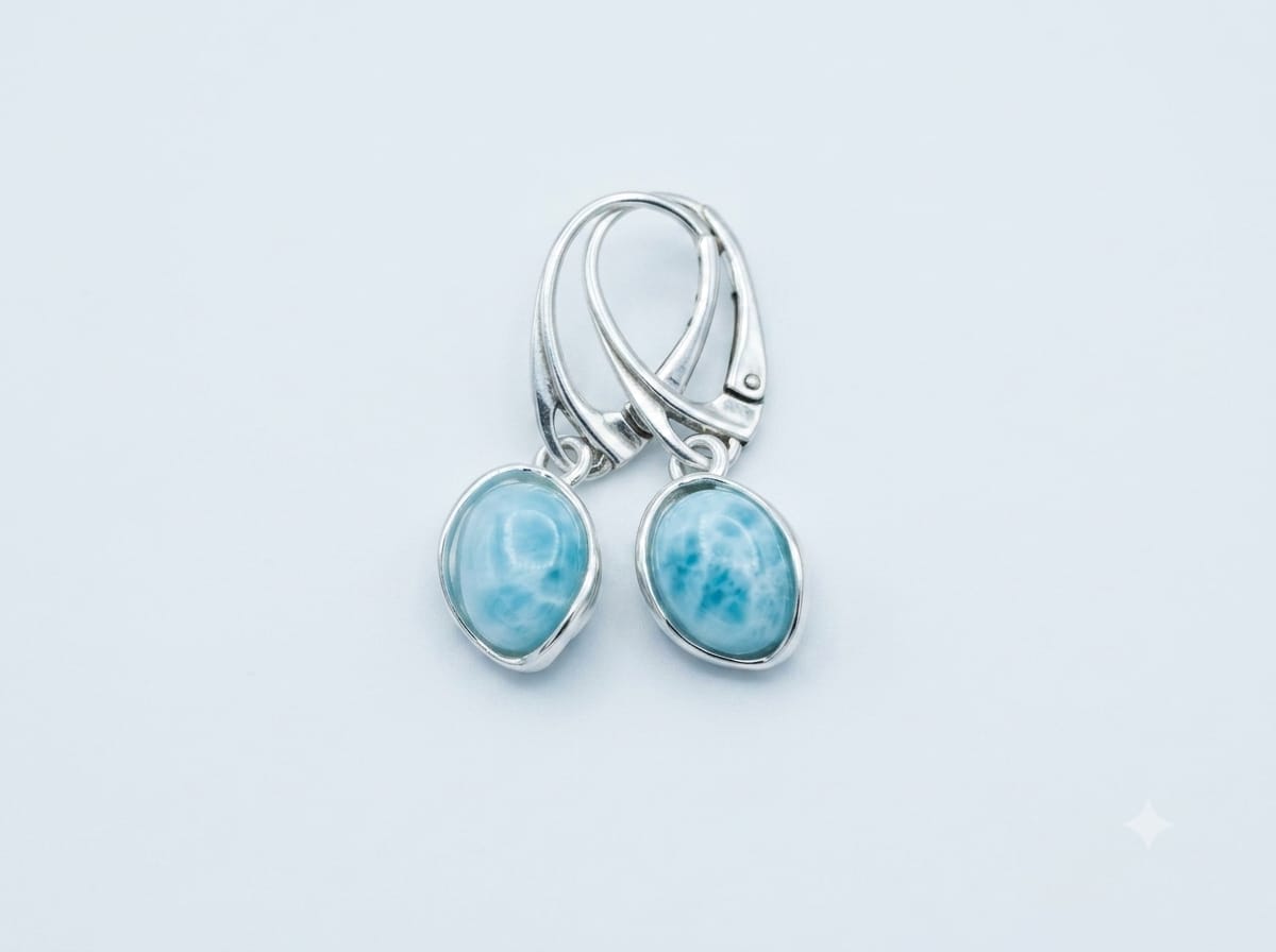 Orecchini pendenti ovali in Larimar naturale su argento dettaglio