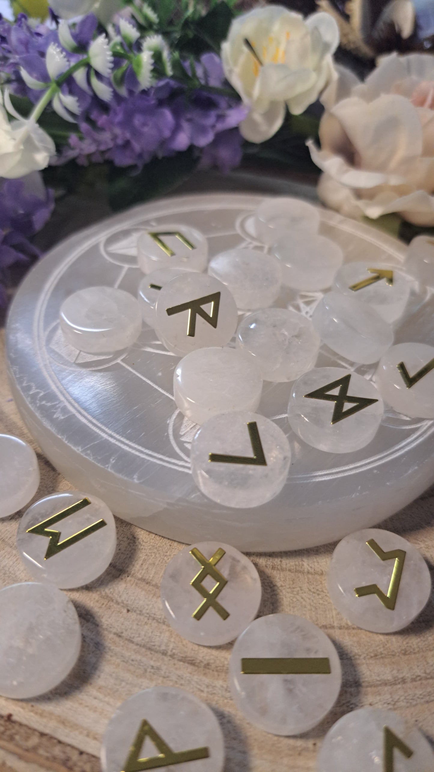 Rune celtiche in quarzo ialino pietra naturale