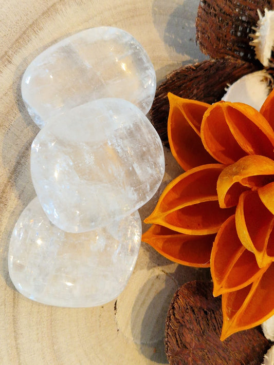 Smooth stone calcite bianca pietra naturale