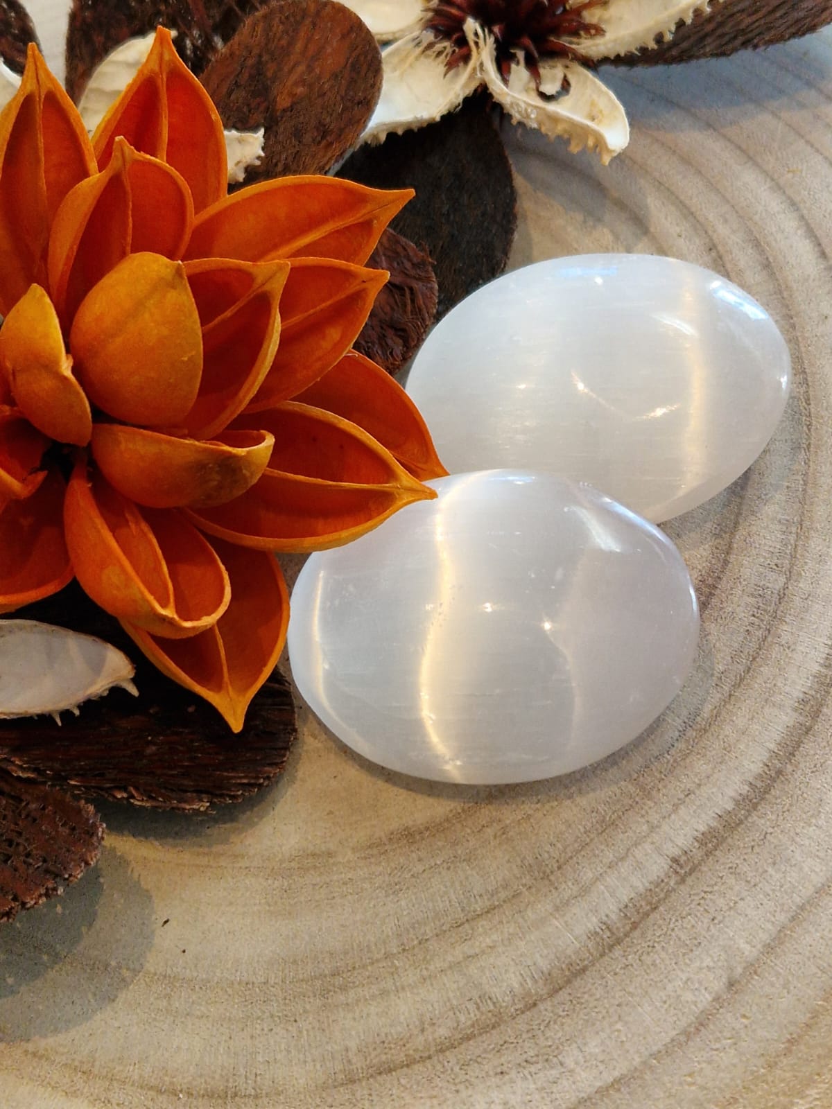 Smooth stone selenite pietra naturale