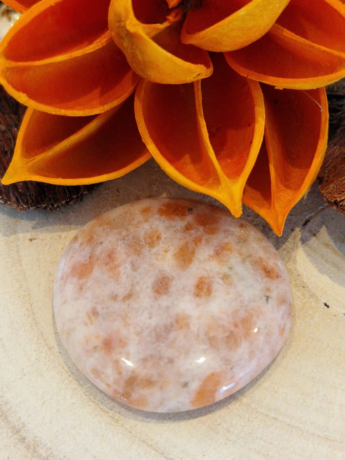 Smooth stone pietra del sole naturale