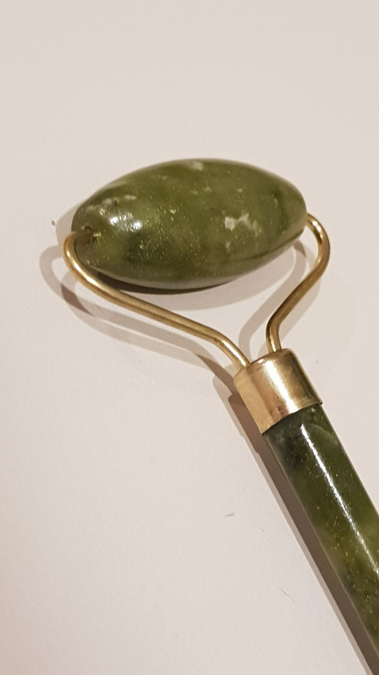 Face roller in pietra naturale giada