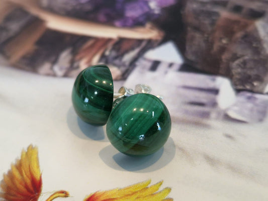 Orecchino perno 10 mm  malachite