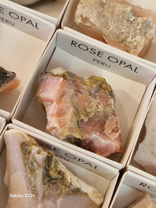 Opale rosa grezzo pietra naturale