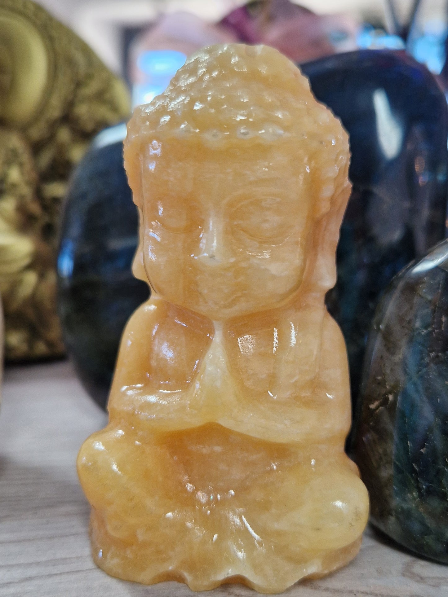 Statua di Buddha in calcite gialla pietra naturale