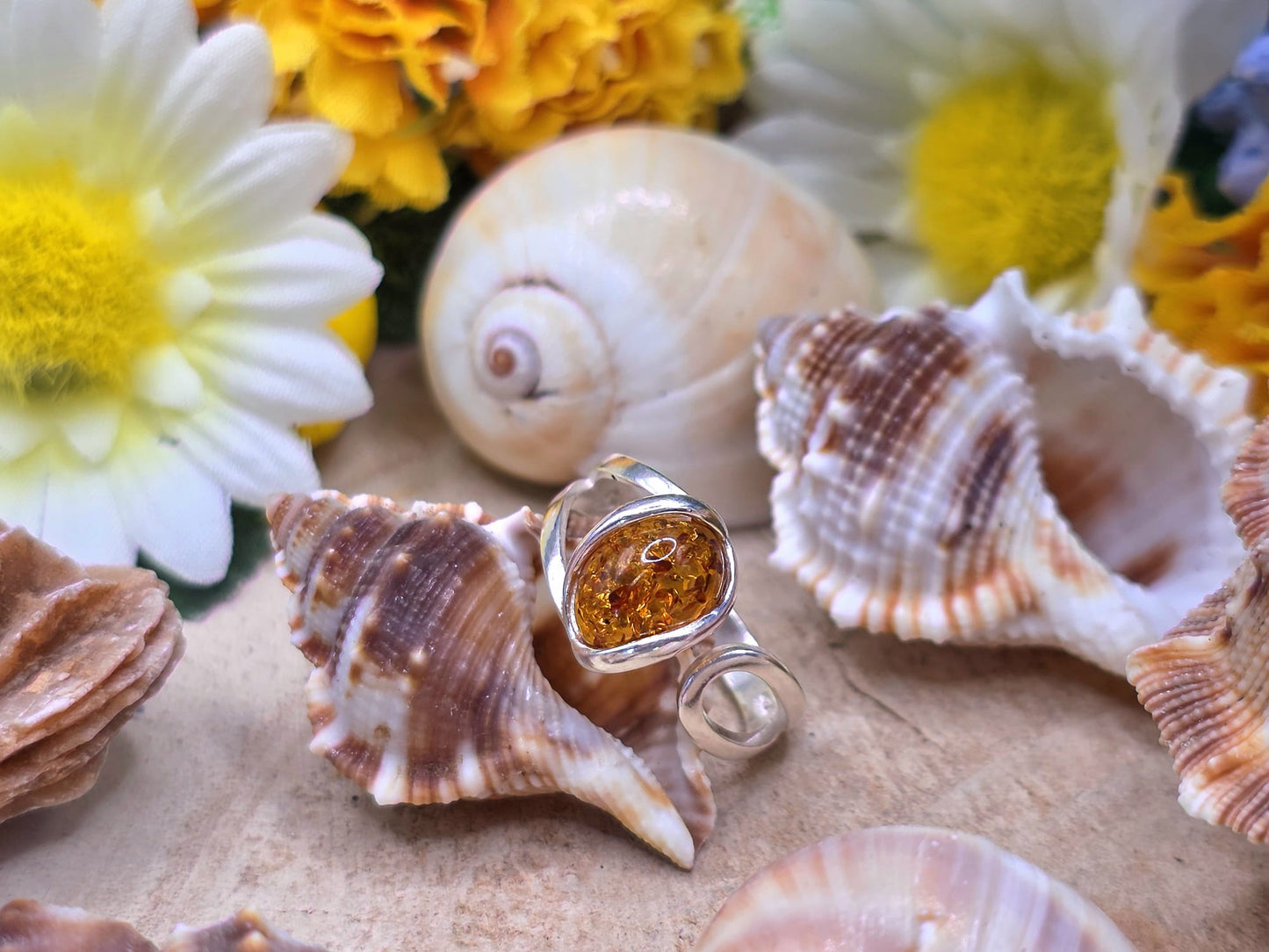 Anello Ambra naturale e argento piccolo dettaglio