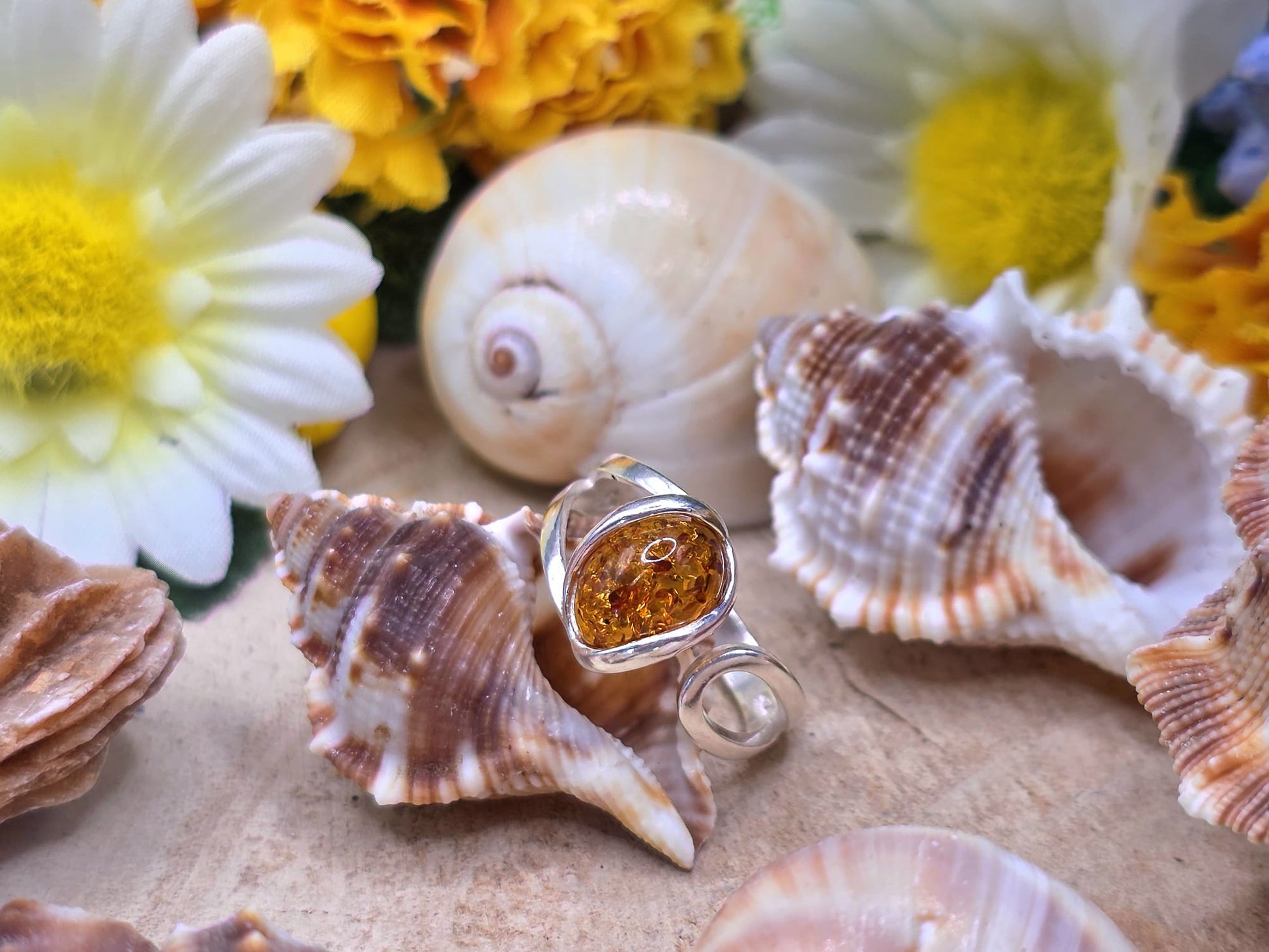 Anello Ambra naturale e argento piccolo dettaglio