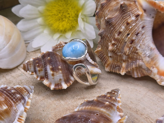 Anello Larimar piccolo pietra naturale su argento dettaglio