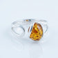 Anello in Ambra naturale su argento dettaglio
