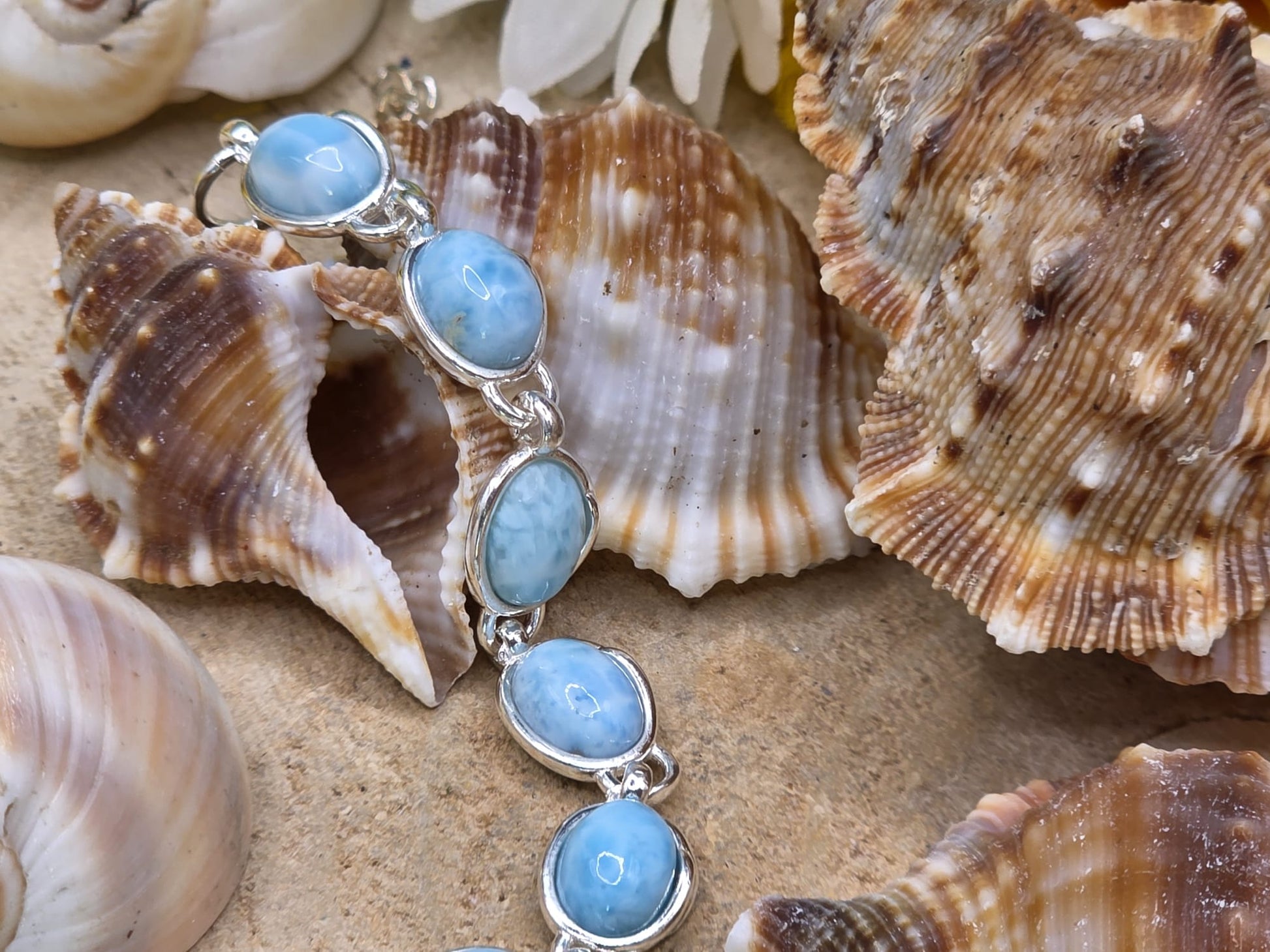 Bracciale in Larimar naturale su argento dettaglio