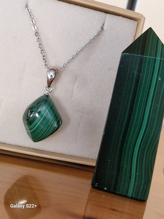 Ciondolo burattato Malachite naturale