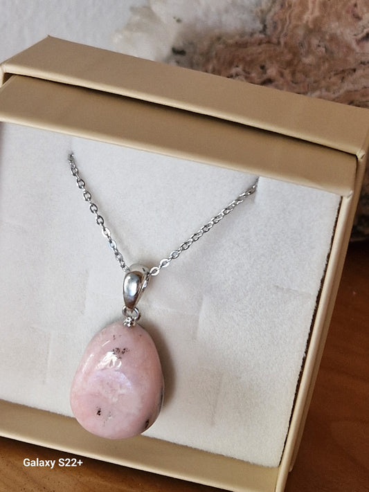 Ciondolo burattato Opale rosa naturale