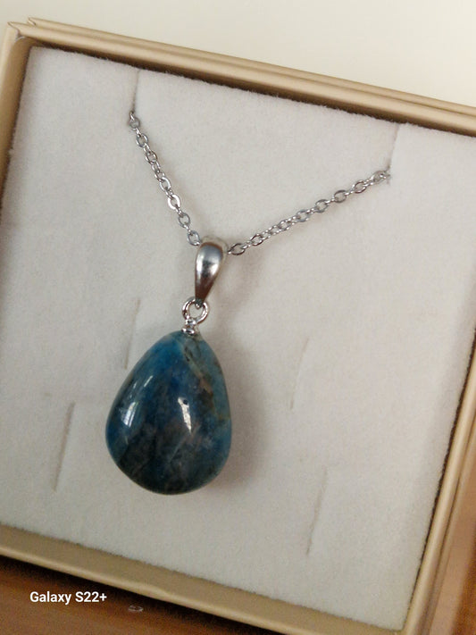 Ciondolo burattato apatite pietra naturale