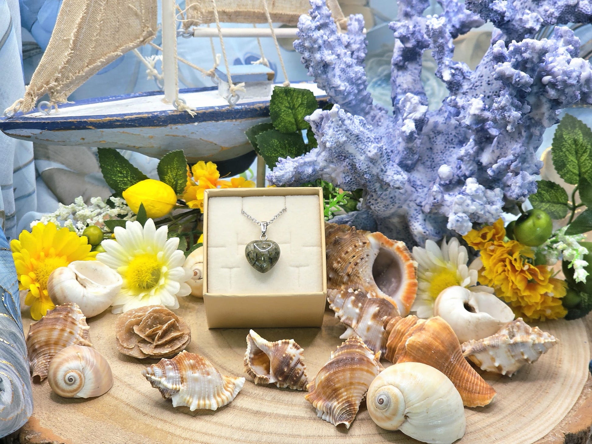 Ciondolo cuore Prehnite naturale