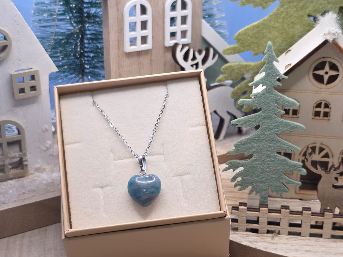 Ciondolo cuoricino apatite blu