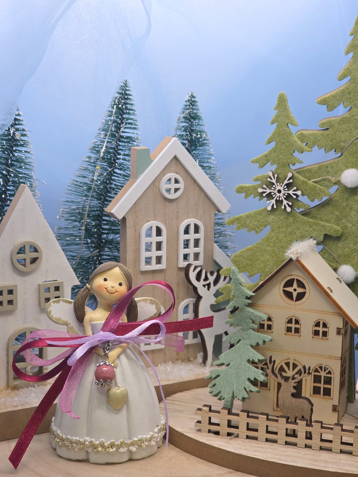 Figurina angioletto con ciondolo pietra naturale rodonite