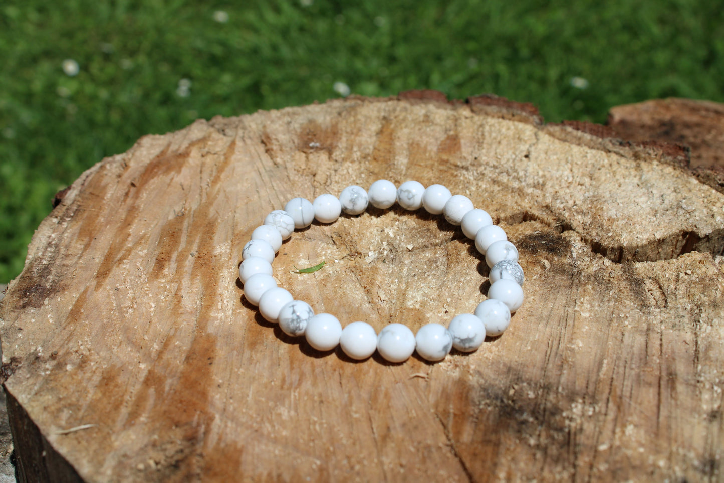 Bracciale 8 mm magnesite pietra naturale