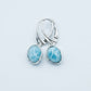 Orecchini pendenti ovali in Larimar naturale su argento dettaglio