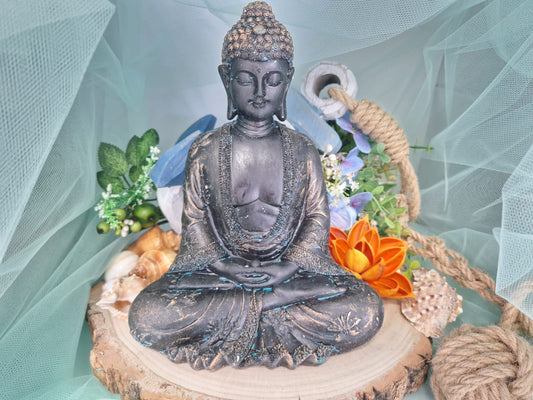 Statua Buddha in meditazione