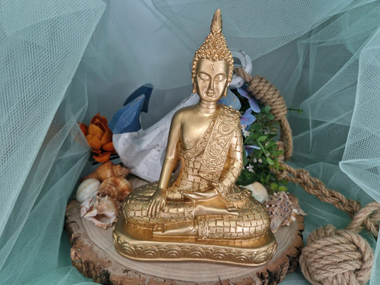 Statua di Buddha Thai oro