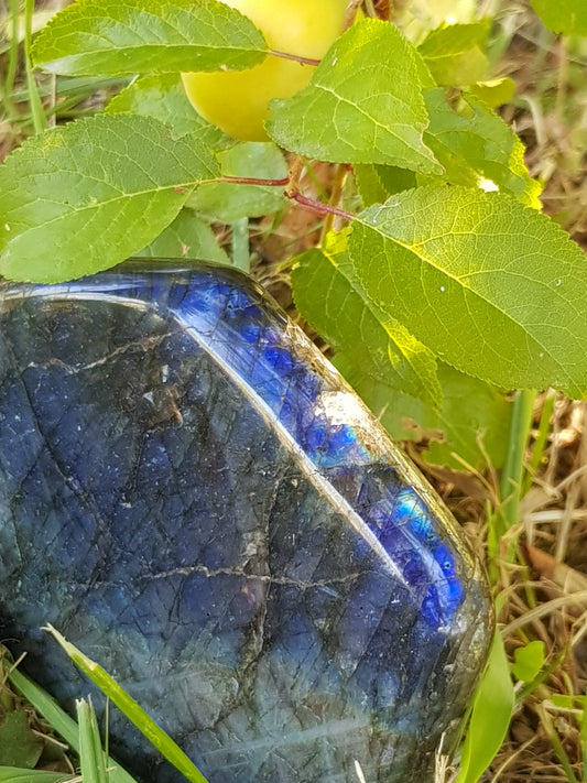 Labradorite forma libera