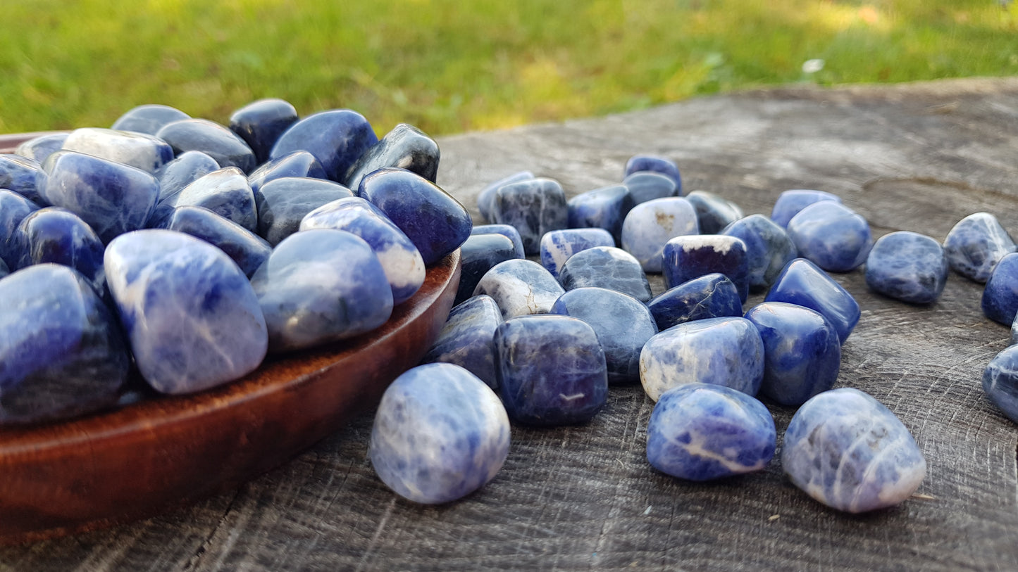 Sodalite pietra burattata media