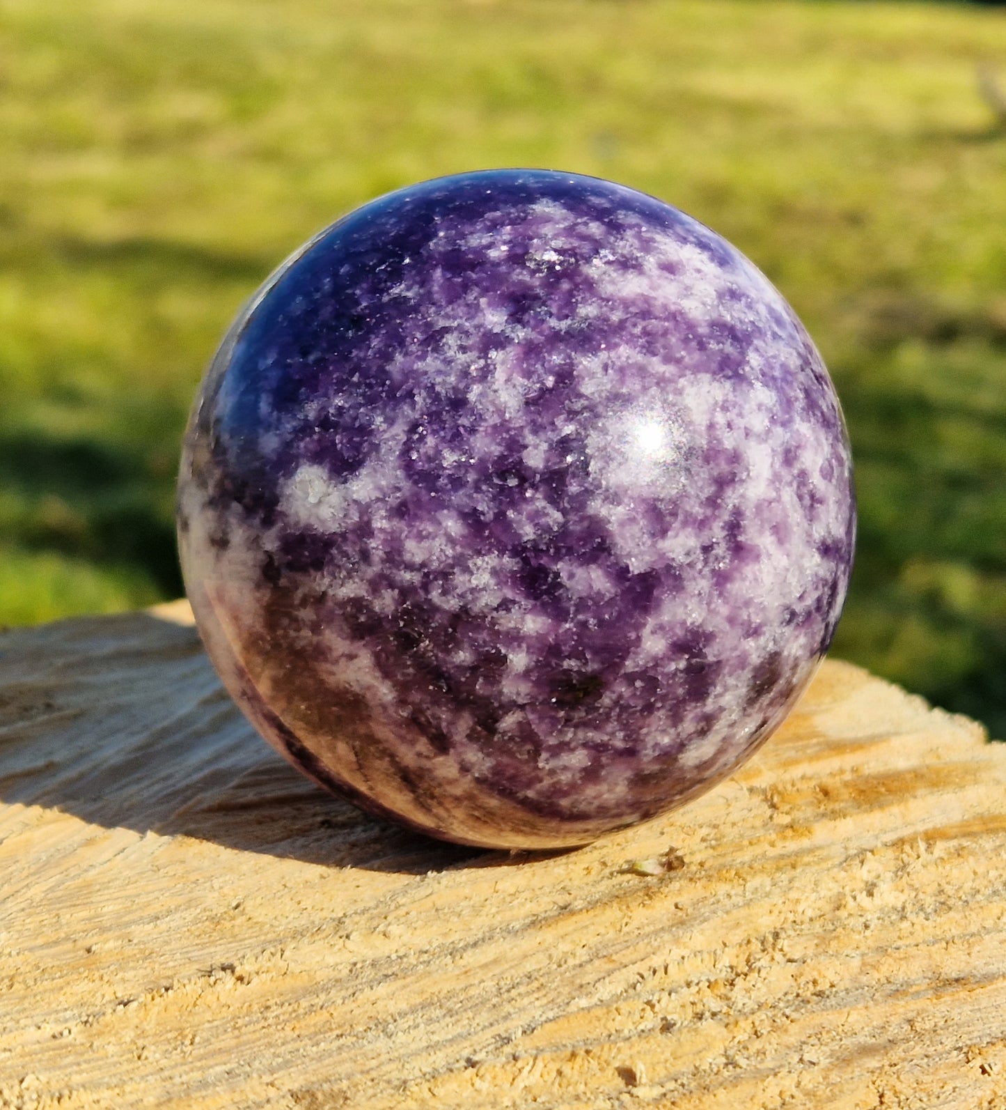 Sfera lepidolite pietra naturale