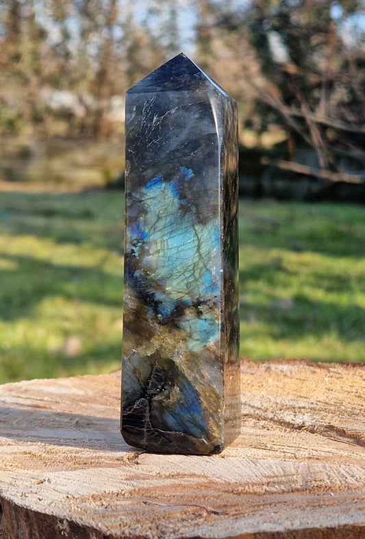 Obelisco labradorite